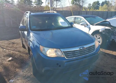 2010 Subaru Forester 2.5X Premium из США, поврежденный, VIN JF2SH6CC2AH731852